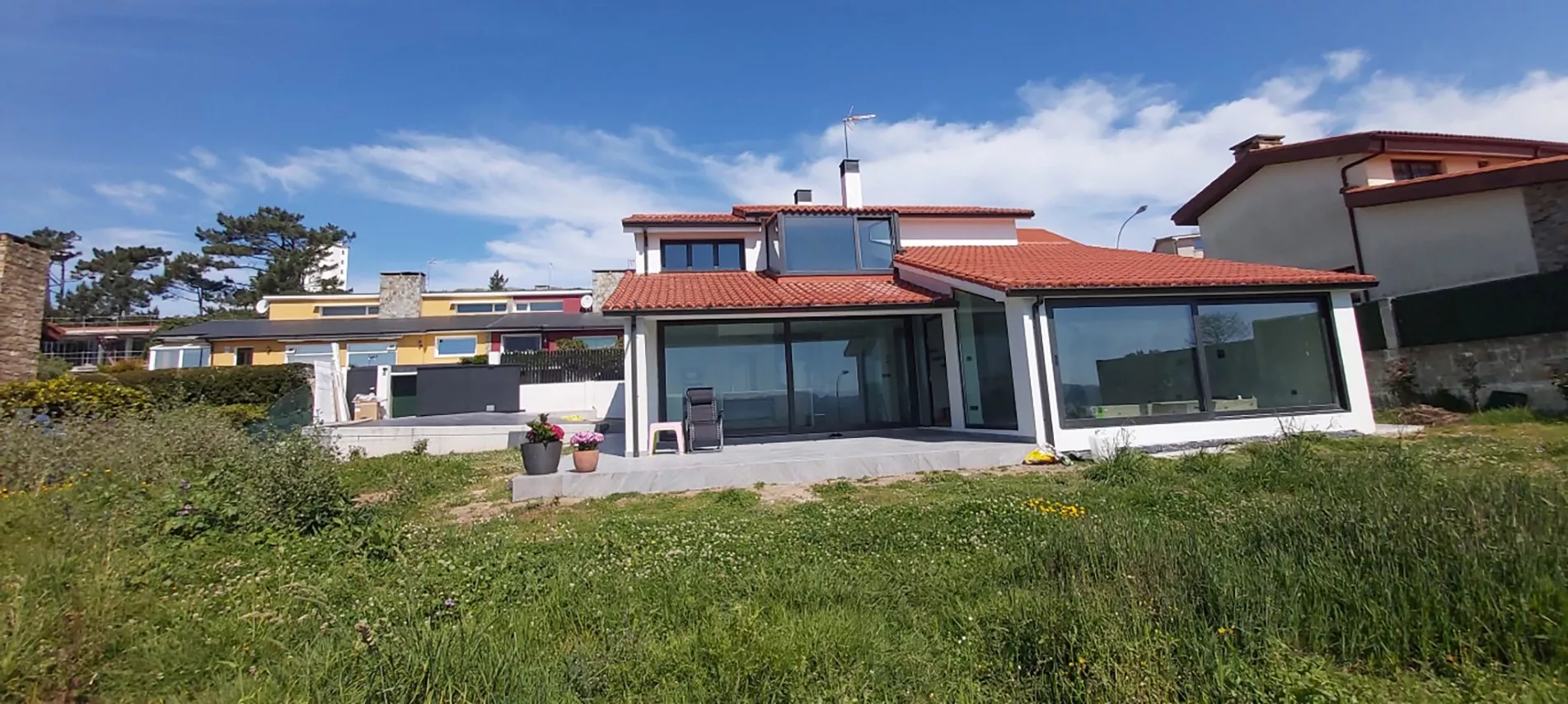 Imagen destacada del servicio de anteproyecto gratuito ofrecido por Casa y Chalet Arquitectos, mostrando el proceso inicial de diseño.