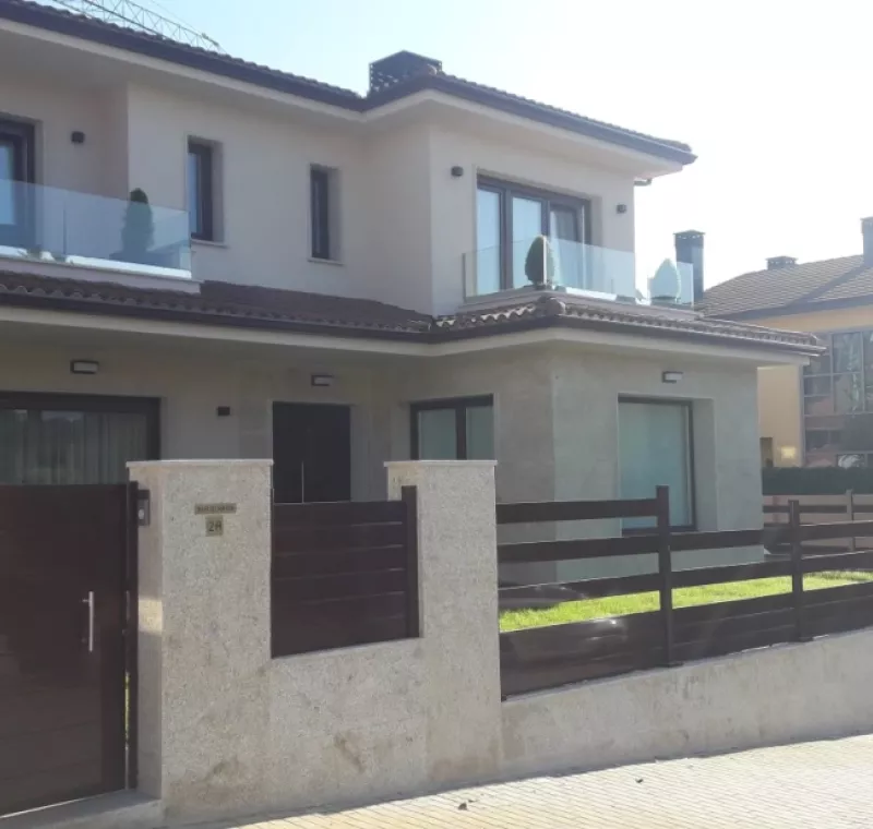 Imagen de la Casa Club Tenis Oleiros.