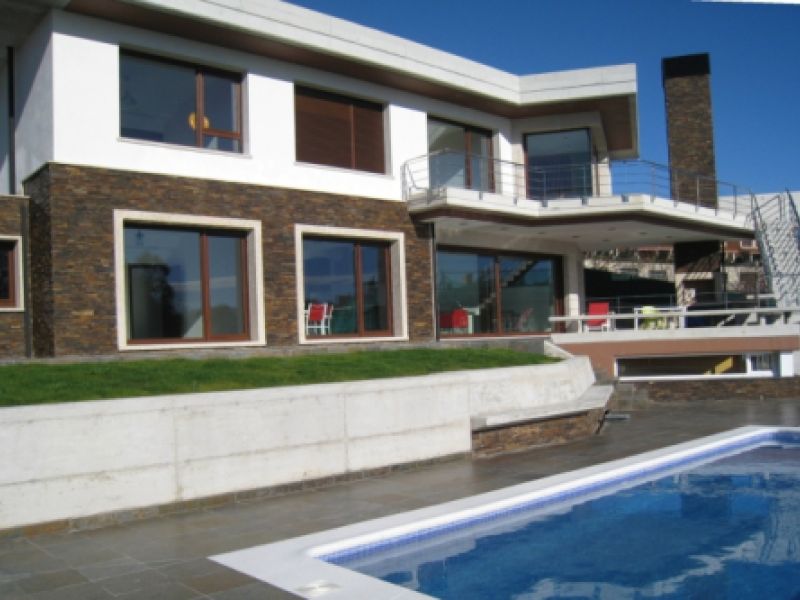 Imagen de la Casa Arquitecto sobre Playa Lago.