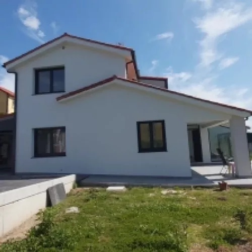 Detalles de la rehabilitación unifamiliar en Oleiros Mera.