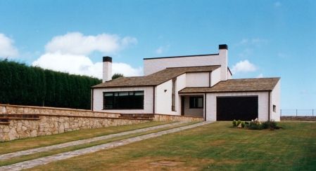 Chalet unifamiliar en el campo