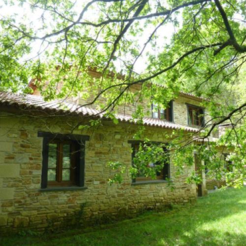 Imagen exterior de la Casa Rústica en Abegondo.