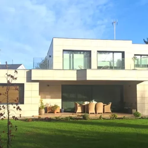 Imagen del proceso de Inspección Técnica de Edificios (ITE) realizada por Casa y Chalet Arquitectos en Oleiros.