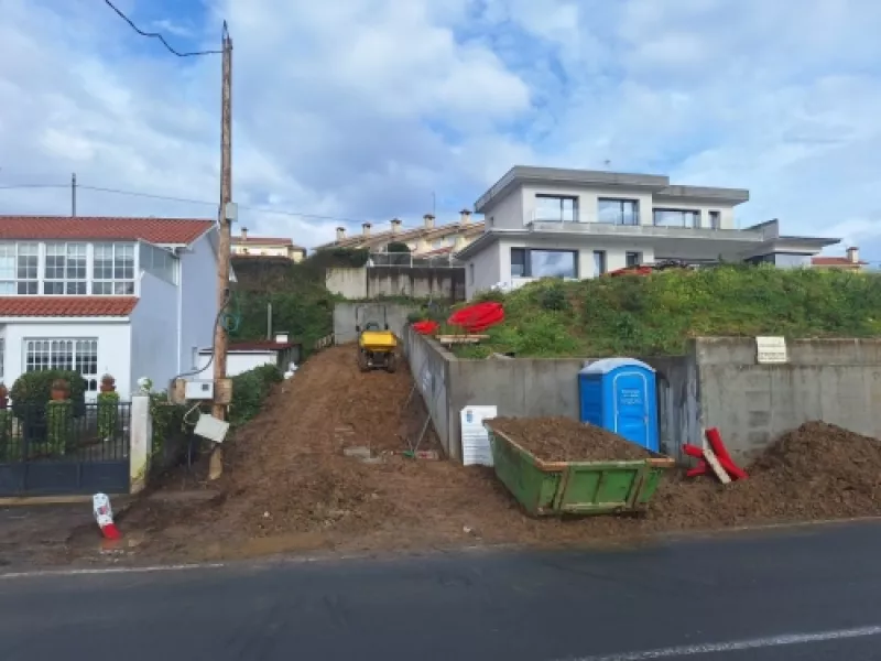 Detalle de los materiales utilizados en la construcción de la Casa frente al mar en Miño.