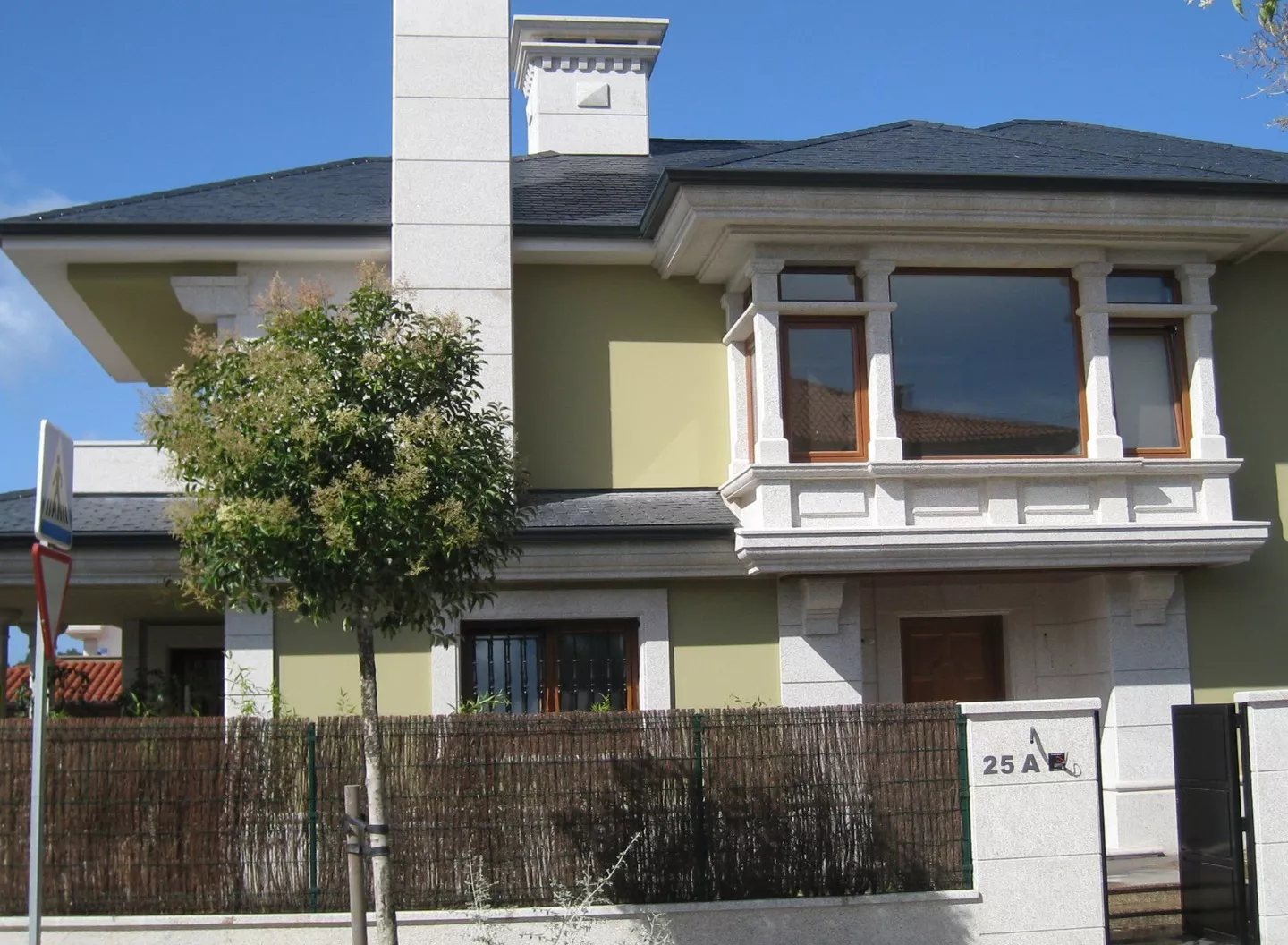 Imagen de la inspección de un edificio realizada por Casa y Chalet Arquitectos, mostrando el análisis de la estructura